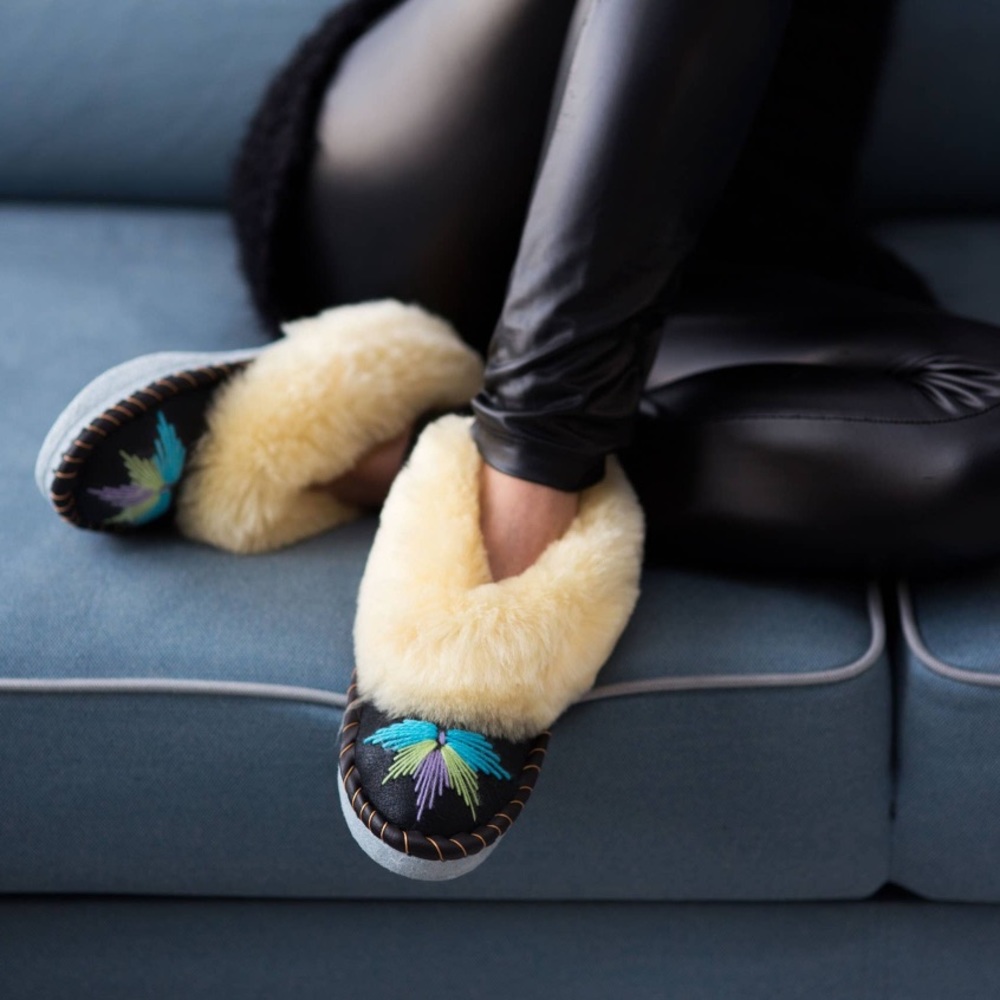 NEW The Original Sheepers Slippers wool leather moccasins